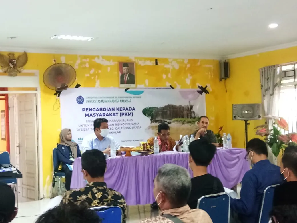 Sosialisasikan Penataan Ruang, PWK Unismuh laksanakan PKM di Desa Tamasaju yang Rawan Abrasi Pantai